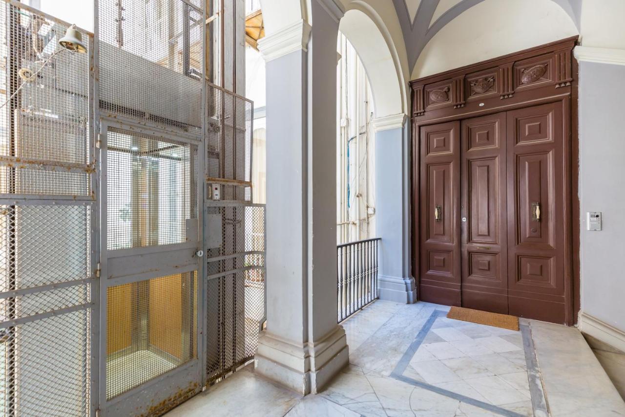 Design & Studio Duplex At National Museum Naples Exterior photo